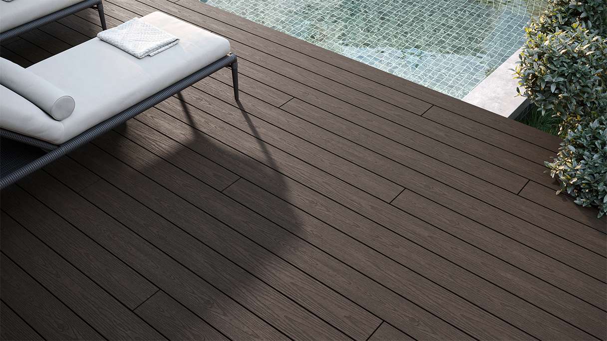 planeo CoEXWood WPC Terrassendiele Massiv ummantelt - Hellbraun/Dunkelbraun 4.2m strukturiert