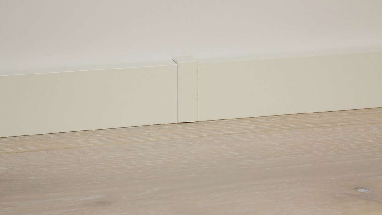 Verbindungsstück selbstklebend für Fußleiste F100201M Modern Weiß 18 x 50 mm - 2St. (9062282001)