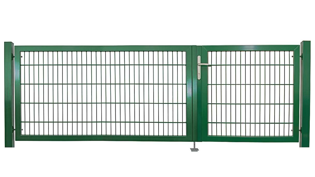 planeo Universaltor schwer 2-flg. Asymetrisch Moosgrün H 1200 x B 3000 inkl. Torpfosten