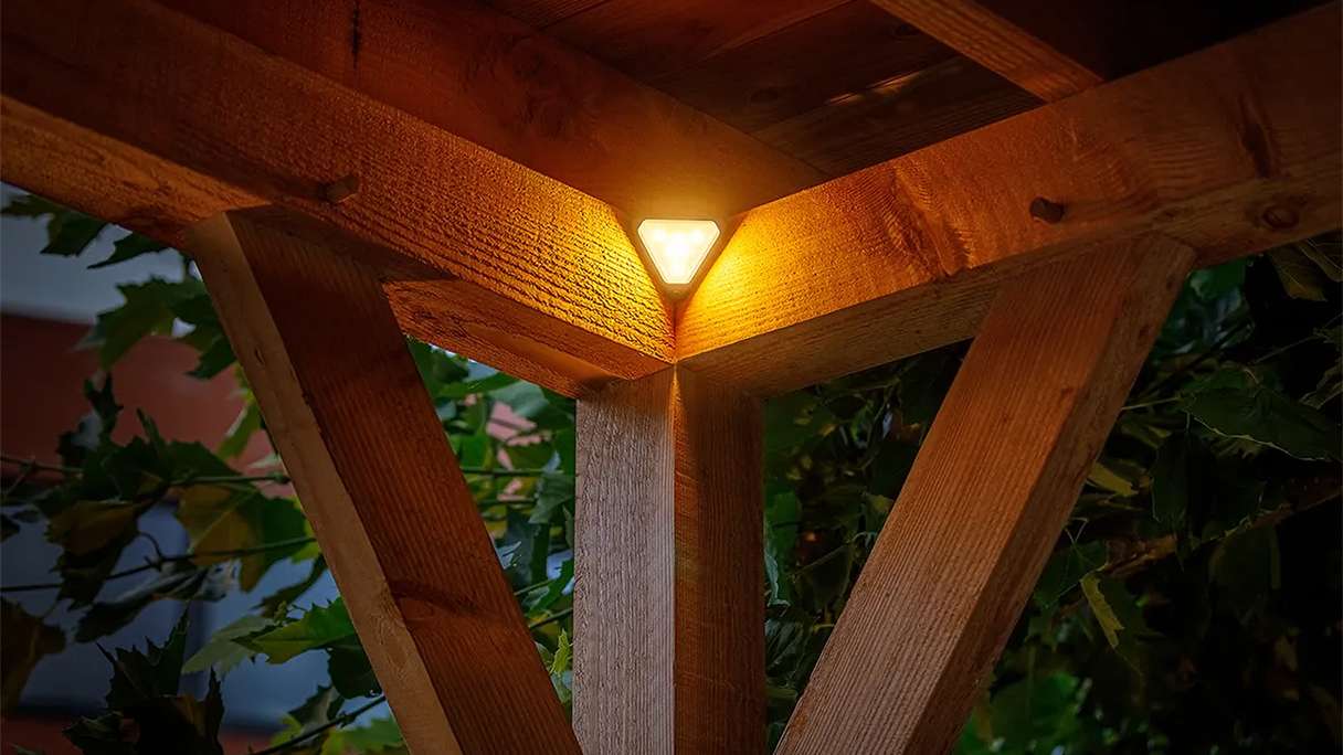 planeo Gartenbeleuchtung 12V - LED-Wandleuchte Tiga Corner - 3.5W 100 Lumen
