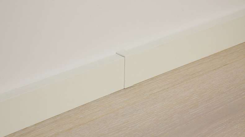 Verbindungsstück selbstklebend für Fußleiste F100202M Modern Weiß 18 x 80 mm (9062322001)