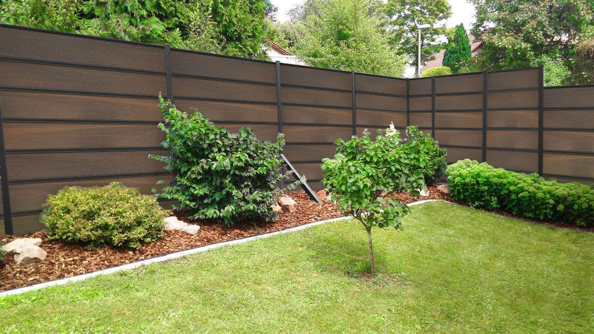 planeo Gardence Deluxe - BPC-Gartenzaun Walnuss co-ex