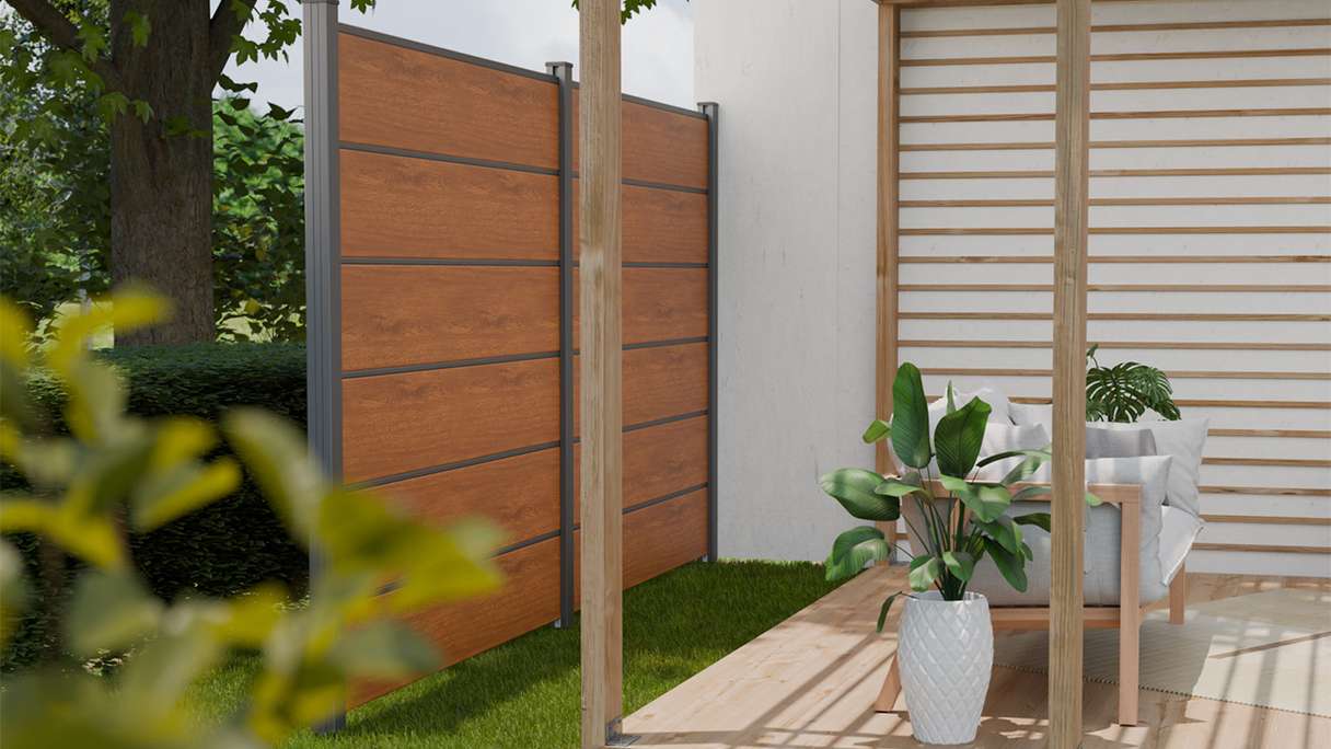 planeo Gardence Simply Premium - PVC-Steckzaun Golden Oak mit Lisenen in Anthrazit 180 x 180 cm