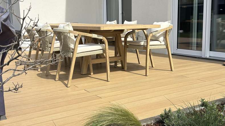 planeo CoEXWood WPC Terrassendiele Massiv ummantelt - Sand/Karamell 3m strukturiert