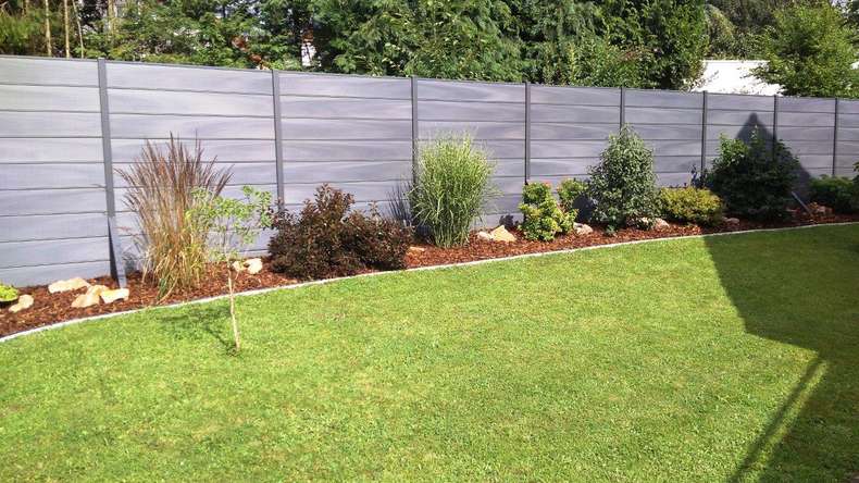 planeo Gardence Deluxe - BPC-Gartenzaun Premium Steingrau co-ex