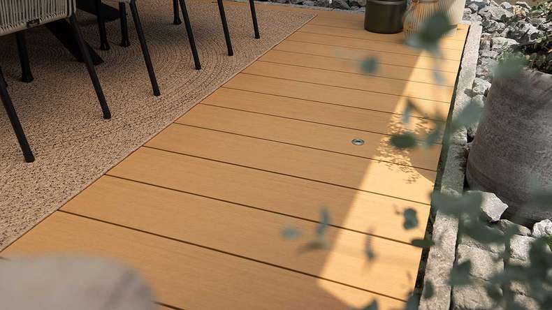 planeo MAXLine Nature - 3m WPC CoEx ummantelte XL Terrassendiele Verbundprofil leicht - Sand strukturiert/glatt gebürstet