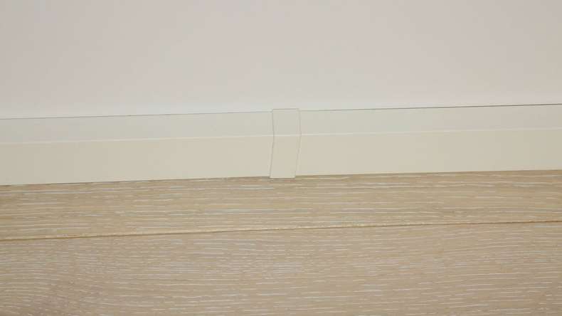 Verbindungsstück selbstklebend für Fußleiste F100201M Modern Weiß 18 x 50 mm - 2St. (9062282001)