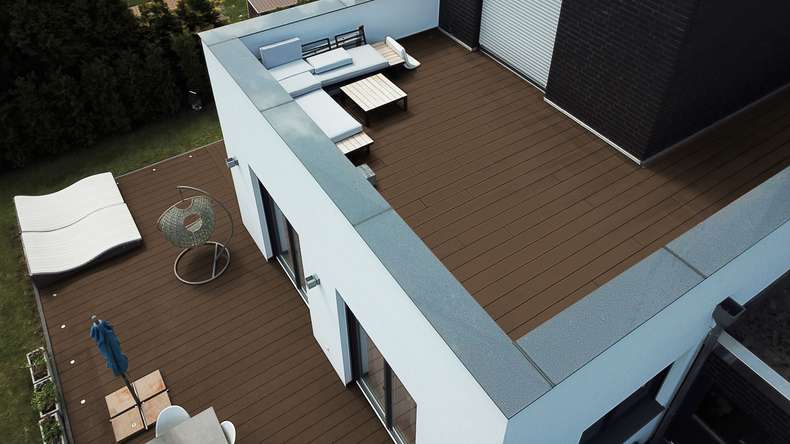 Komplett-Set TitanWood 5m Hohlkammerdiele Rillenstruktur dunkelbraun 55.5m² inkl. Alu-UK