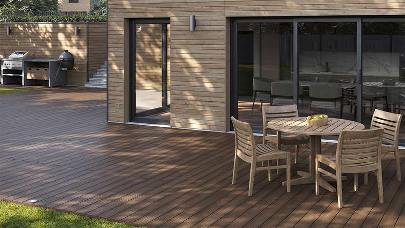 planeo AntikWood WPC Terrassendiele Massiv - Braun 4.2m antik gealtert