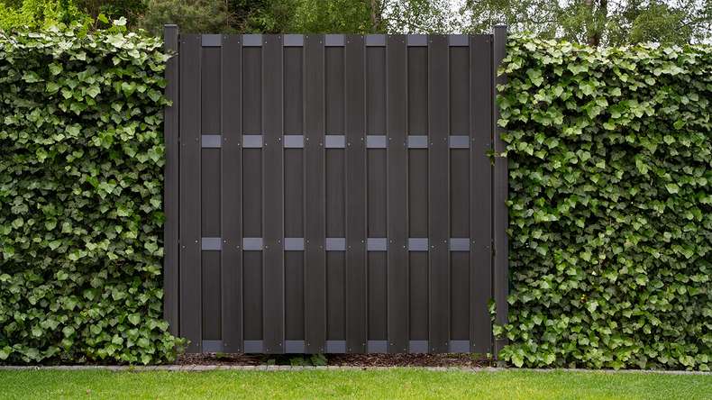 planeo Gardence Premade - BPC-Gartenzaun Quadratisch Anthrazit 180 x 180cm mit Anthrazit Querriegel | DB703