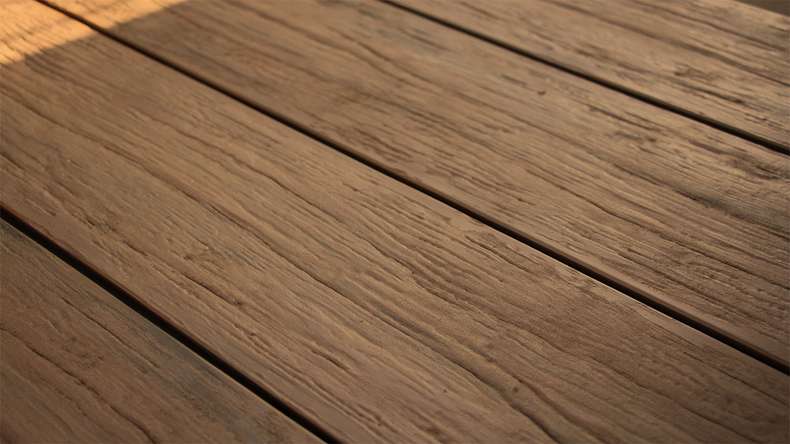 planeo TitanWood - Massivdiele dunkel-braun antik gealtert/gebürstet 4m | 5m