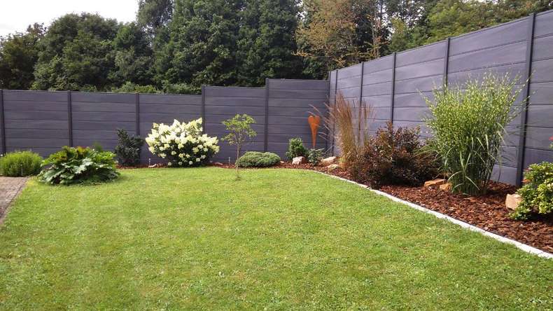planeo Gardence Deluxe - BPC-Gartenzaun Premium Steingrau co-ex
