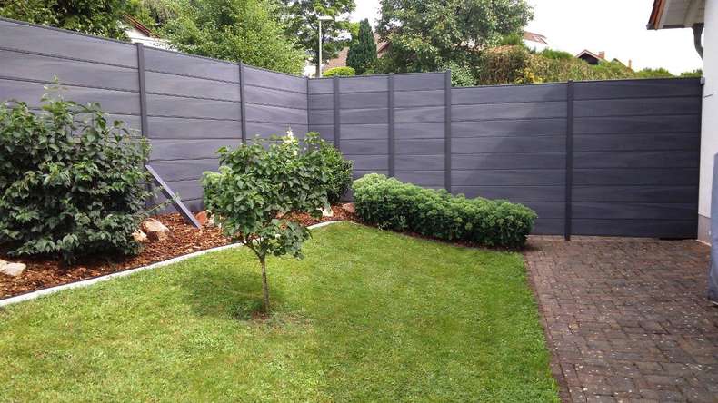 planeo Gardence Deluxe - BPC-Gartenzaun Premium Steingrau co-ex