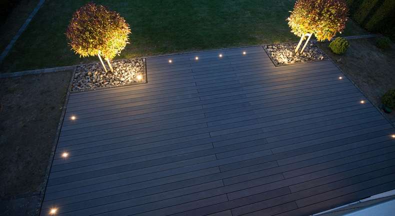 Komplett-Set TitanWood 3m Massivdiele Holzstruktur Hellgrau 21m² inkl. Alu-UK