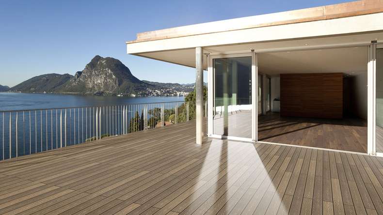 Planeo SolidWood WPC Terrassendiele - Erdbraun 3,6m französisch/struktur 3D