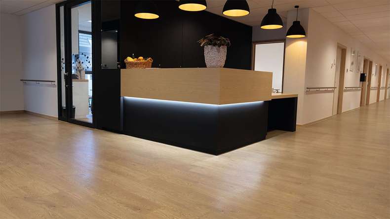 Forbo Allura Wood 40 Klebevinyl - Honey Elegant Oak 1200 x 200 mm (60065DR4)