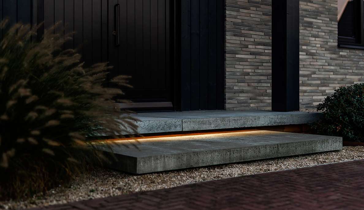 planeo Gartenbeleuchtung 12V - LED-Lampenzubehör LED Streifen 15m auf Rolle - 2.2W 80 Lumen