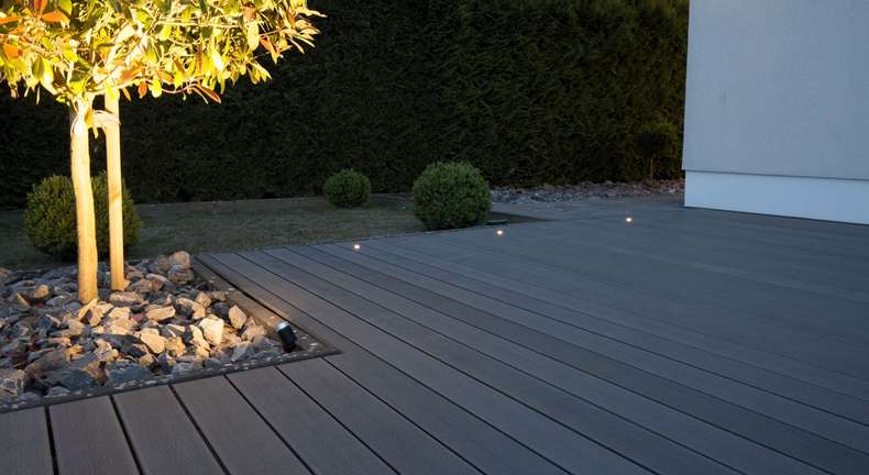 Komplett-Set TitanWood 3m Massivdiele Holzstruktur Hellgrau 21m² inkl. Alu-UK