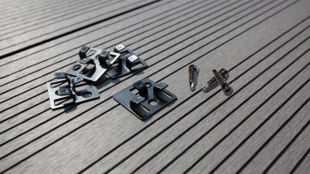 planeo Terrassenclip Edelstahl ca. 4mm Fuge - 100 St. inkl. Schrauben