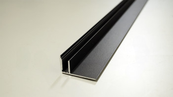 planeo Fassado - Abschlussprofil Schwarz 2.90m