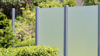 planeo Gardence Flair - Glas-Sichtschutz Hochkant Satiniert 120 x 180 cm