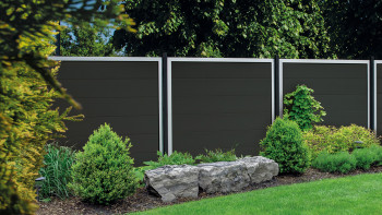 planeo Gardence Guard - BPC-Gartenzaun Quadratisch Anthrazitgrau mit Alu-Rahmen in Silber